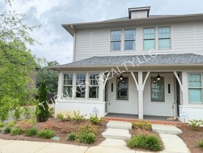 Building Photo - 1194 Windsor Sq