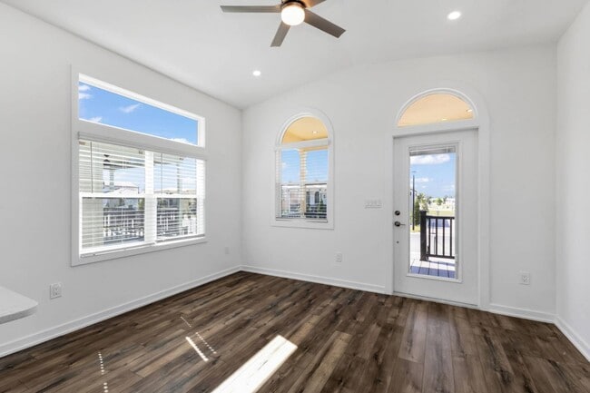 Building Photo - 6165 Talon Bay Dr