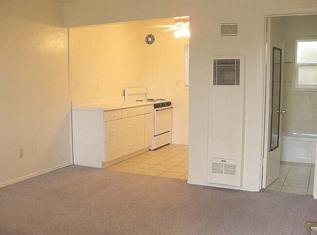Building Photo - 1739 Sunset Cliffs Blvd