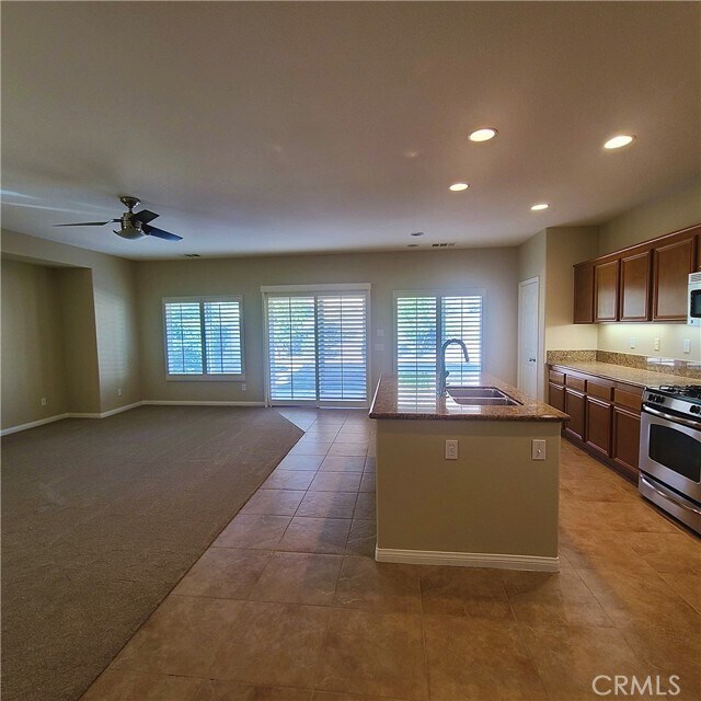 Building Photo - 9023 Silver Star Ave