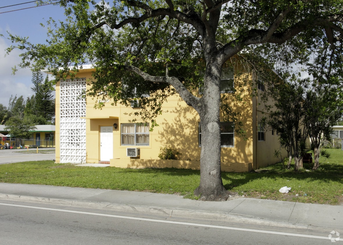Building Photo - Cedars Apartments