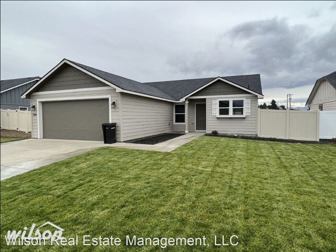 3 br, 2 bath House 2004 S 62nd Ave House Rental in Yakima, WA