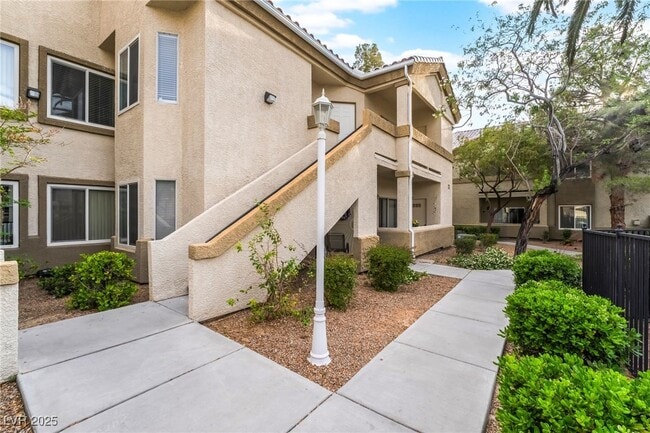 Foto del edificio - 3925 Lazy Pine St