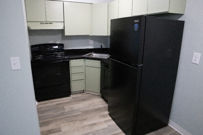 Foto del edificio - 2800 Crystal St