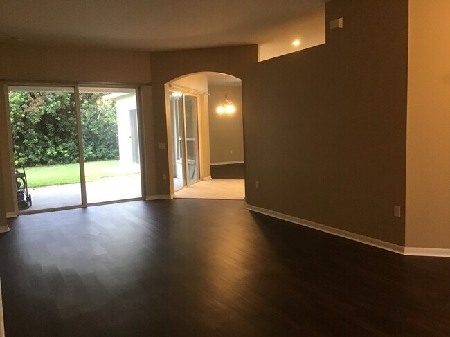 Foto del edificio - 16150 Bridgepark Dr