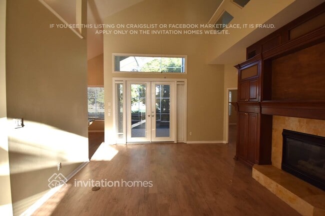 Building Photo - 272 Churchill Dr