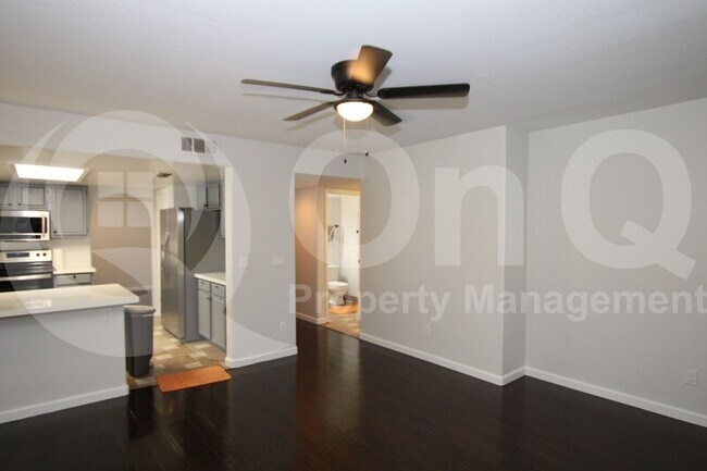 Foto del edificio - 5732 W Harrison St