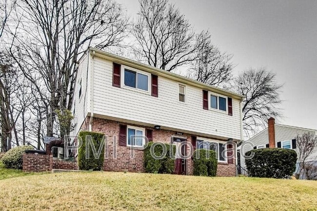 Building Photo - 7422 Parkwood St