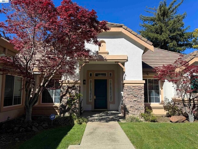 Building Photo - 118 Deer Meadow Terrace