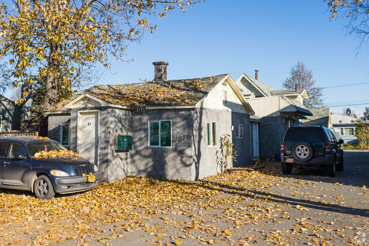 Primary Photo - 1411 Ingra St