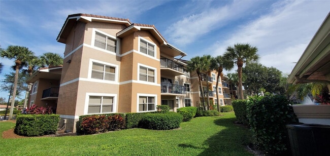 Foto del edificio - 8781 Wiles Rd