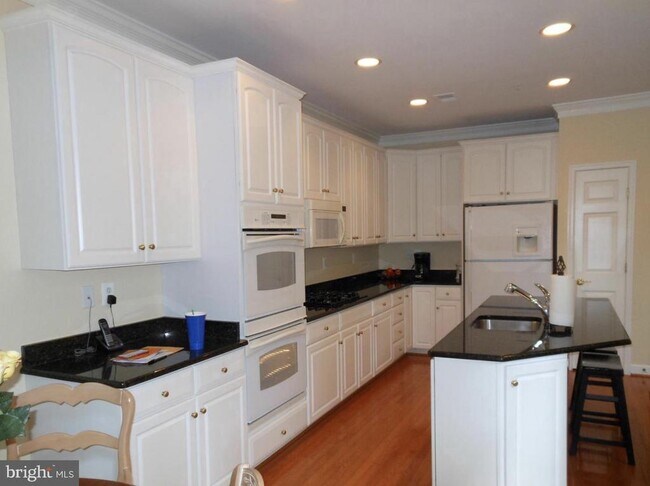 Building Photo - 104 Oak Knoll Terrace