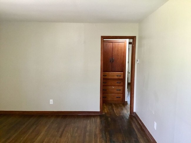 Building Photo - 3 br, 1 bath House - 1125 Bellevidere Drive
