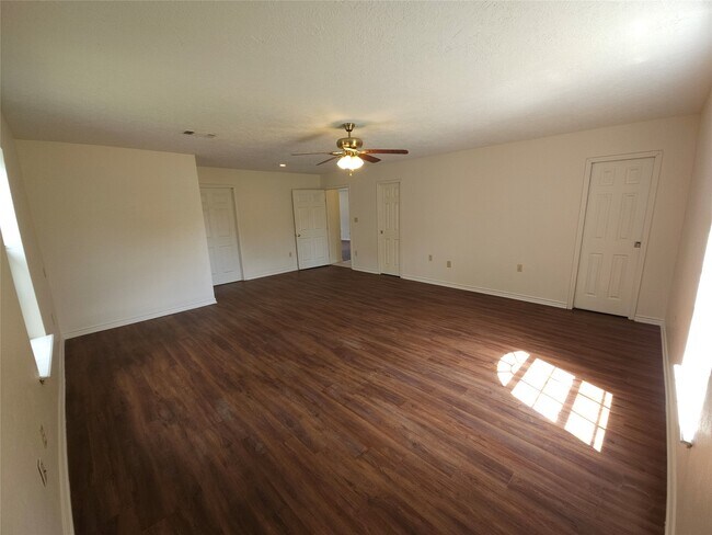 Foto del edificio - 418 Texas St