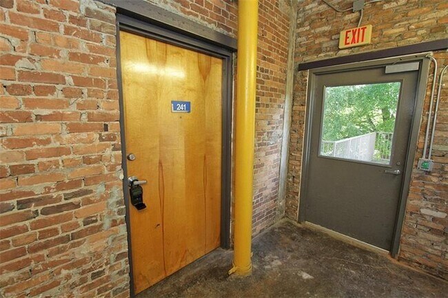 Foto del edificio - 659 Auburn Ave NE