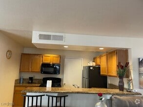 Building Photo - 7570 W Flamingo Rd