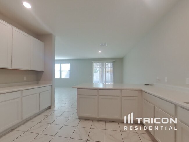 Foto del edificio - 18249 N Clarence Ln
