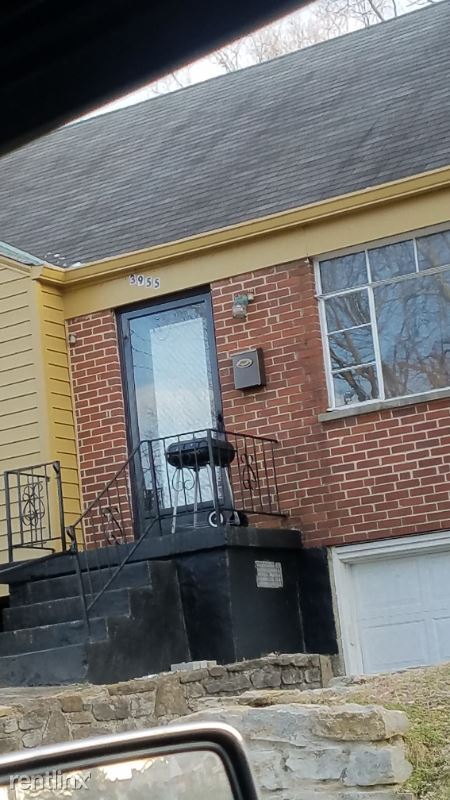 Foto principal - 3 br, 2 bath House - 3955 Standish ave