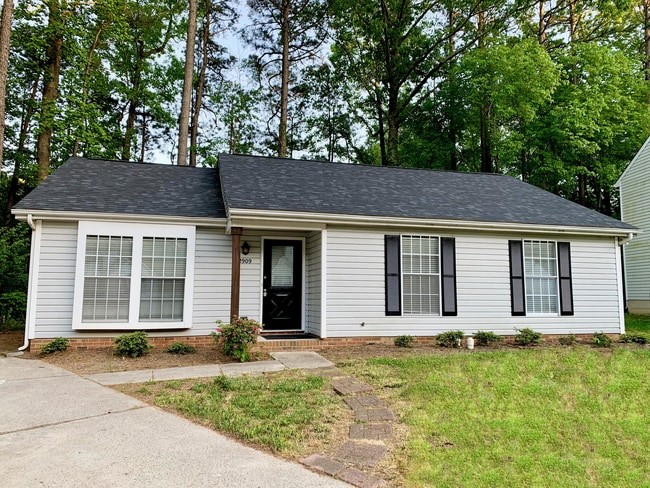 Building Photo - 2909 Golden Oak Ct