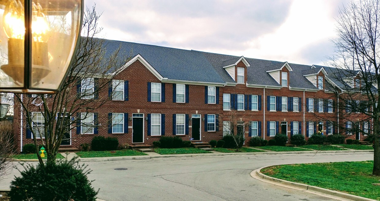 209 Old Todds Rd, Lexington, KY 40509 Townhouse for Rent in Lexington