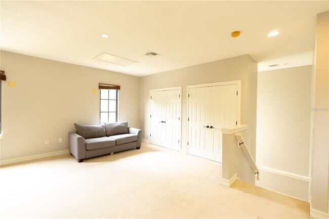 Foto del edificio - 1451 Stickley Ave