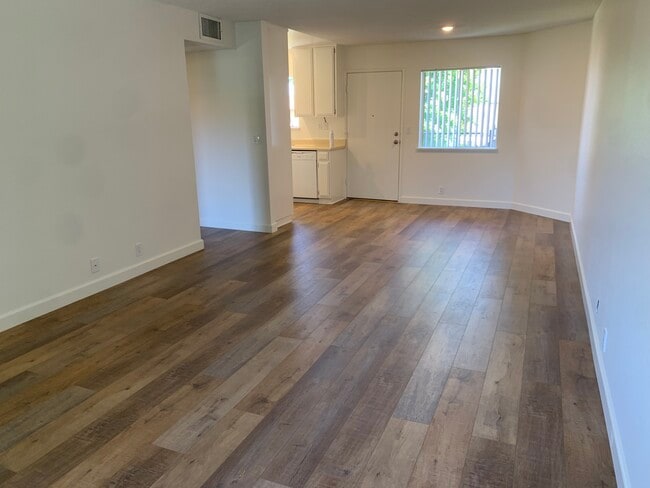 Entry and Dining Area - 27526 Violin Canyon Rd