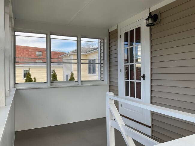 Foto del edificio - 61 S Main St