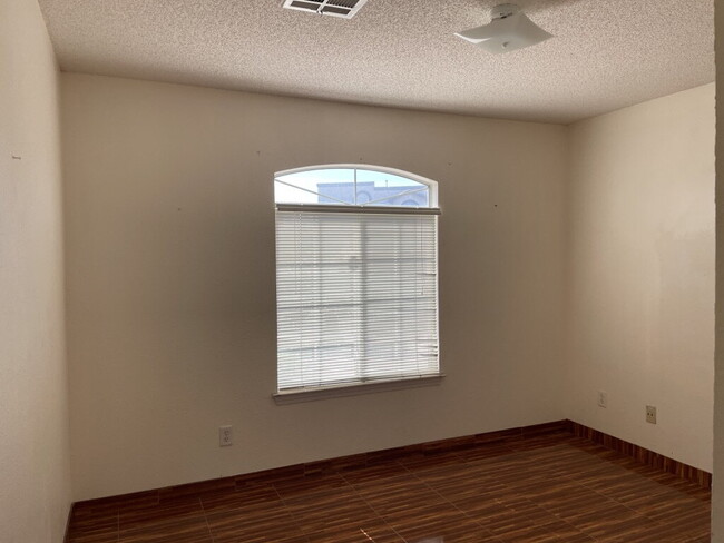 Building Photo - 3057 Manny Aguilera Dr