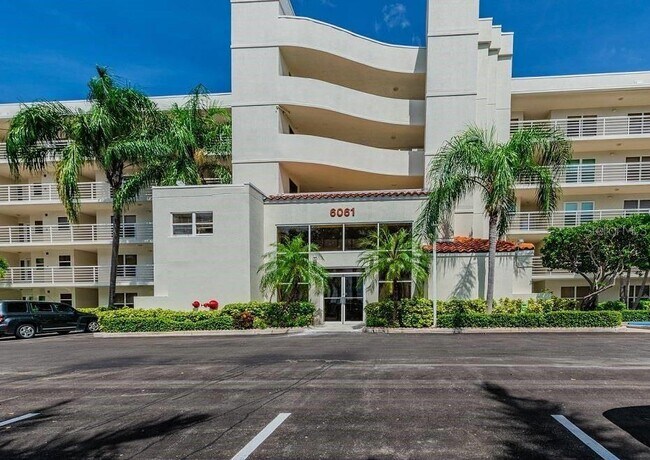 Foto del edificio - 6061 Bahia Del Mar Cir