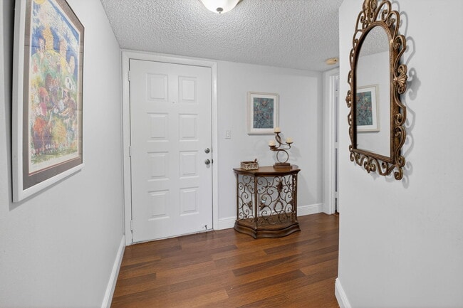 Foto del edificio - 6866 Huntington Ln