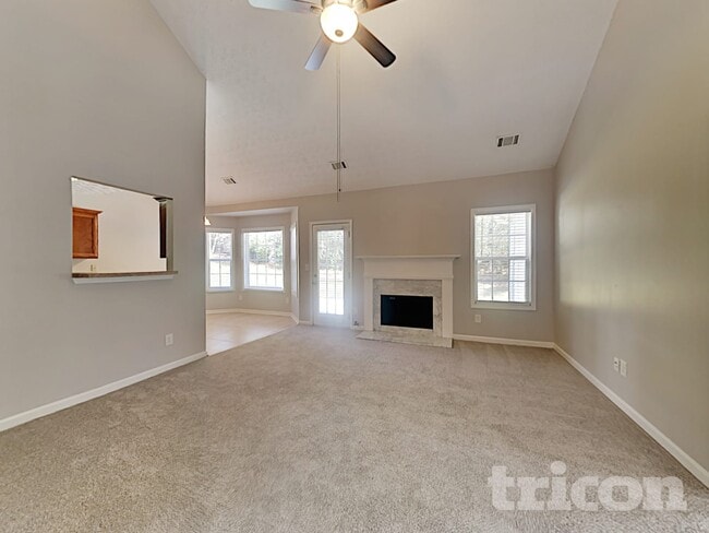 Building Photo - 416 Camella Cir