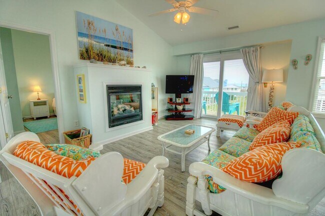 Foto del edificio - OFF SEASON 4 Bedroom Home on South Topsail...
