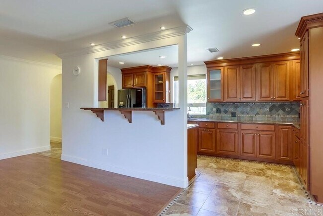 Foto del edificio - MORENE  - 4 BR HOUSE NEAR SHOPPING & POWAY...