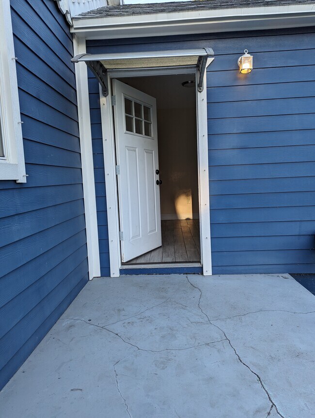 Building Photo - 4515 22nd Ave S