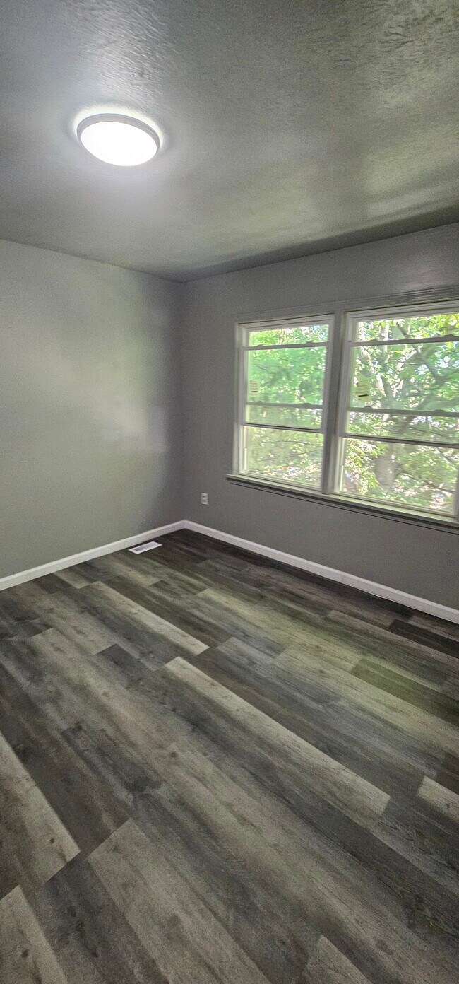 Foto del edificio - 5013 Wabash Pl