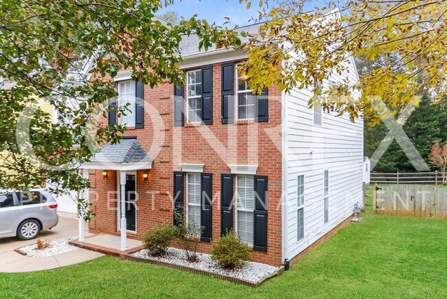 Building Photo - Spacious 3 Bedroom!