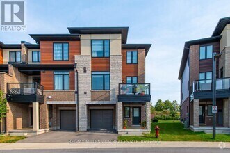 Building Photo - 590-590 N Service Rd