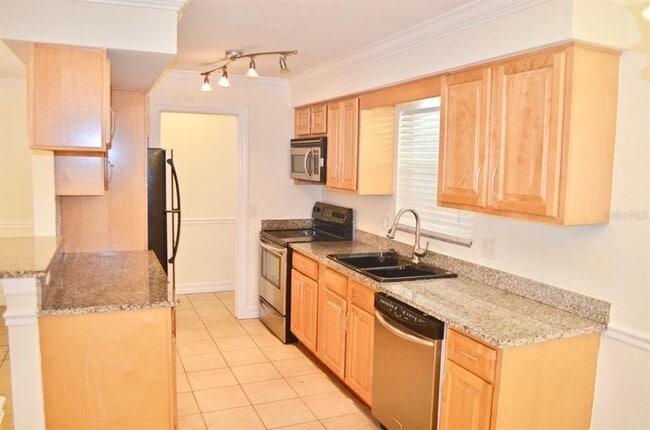 Foto del edificio - 3360 S Osprey Ave