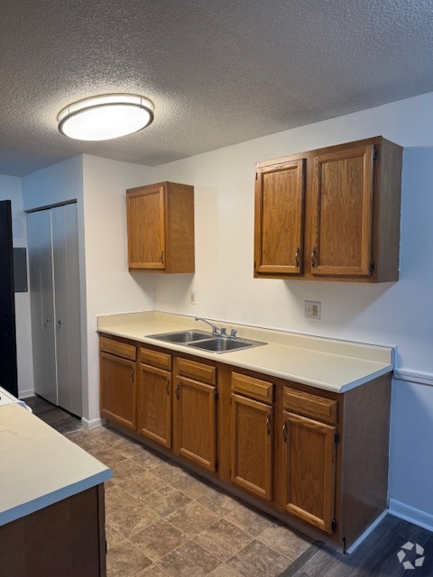 Building Photo - 595 Wagner Dr
