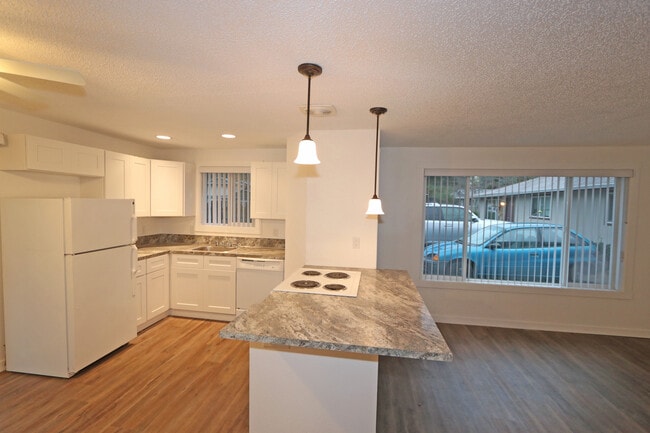 Building Photo - 1647 Salishan St SE