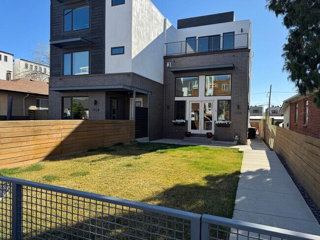 Foto del edificio - Perfect Sloan Lake Home with all the features and great views