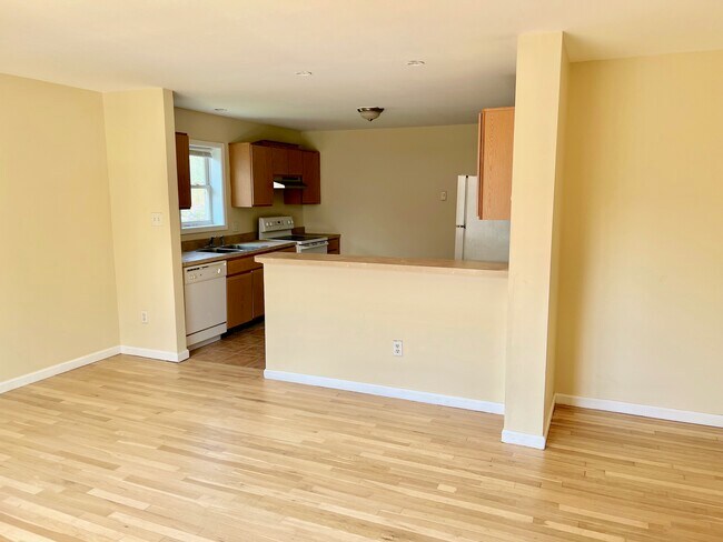 Building Photo - 321 Taylor Ave