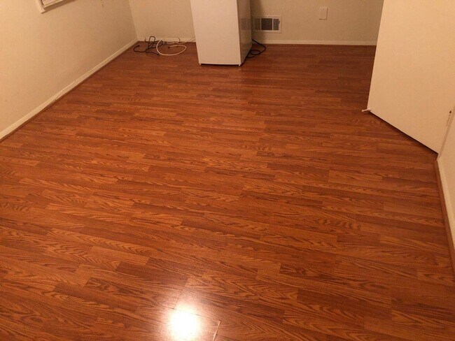 Foto del edificio - 9083 Meadow Heights Rd