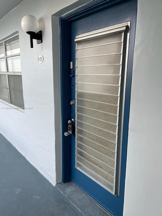 Foto del edificio - 53 Normandy B