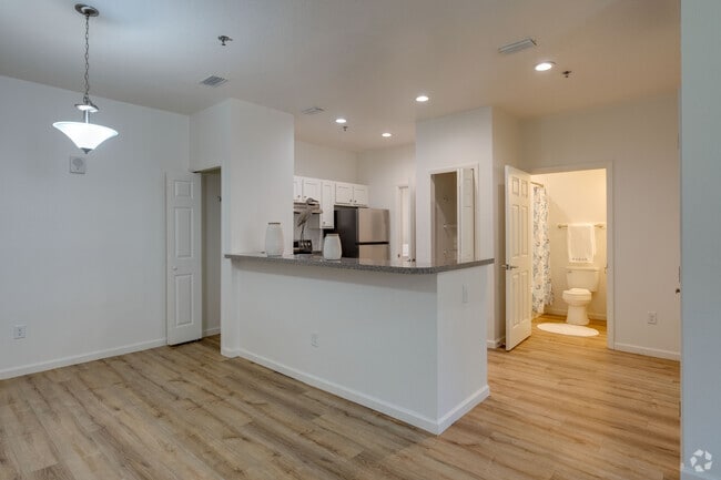Interior Photo - Concord Crossing