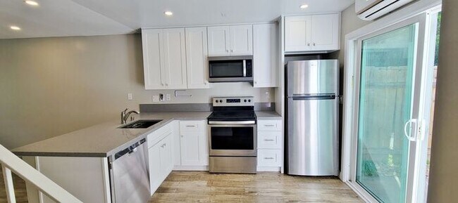 Foto del edificio - Charming 2BR Retreat with Private Patio, Scenic Views & Resort-Style Amenities