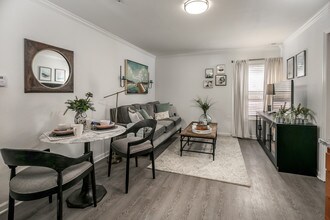 Building Photo - Landmark Apartments- AL