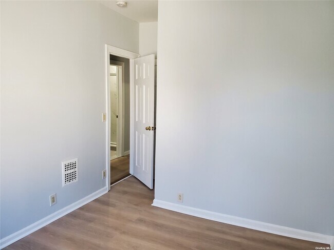 Foto del edificio - 94-37 121st St