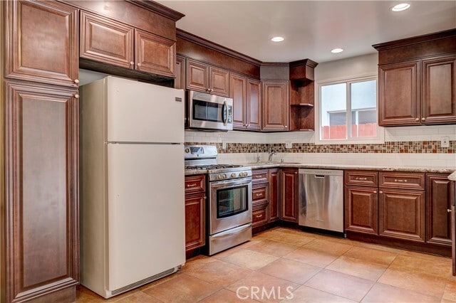 Foto del edificio - 6621 Birchton Ave