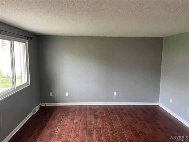 Foto del edificio - 5355 Lake Ave